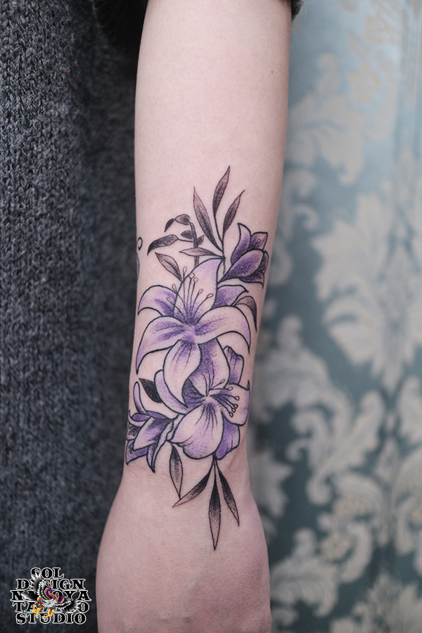 名古屋　タトゥー　女性